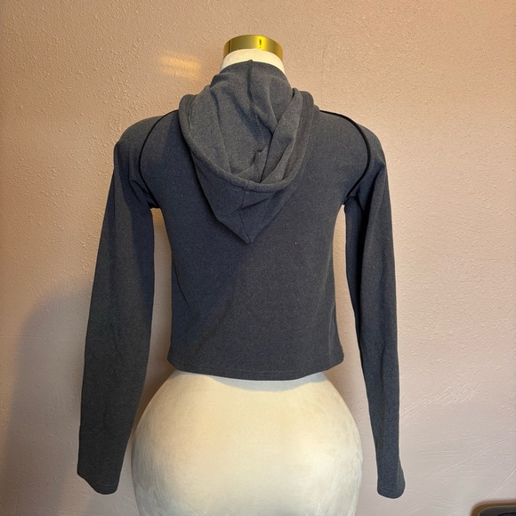 Boom Boom Jeans Gray Cropped Fitted Sweatshirt - Picture 2 of 3